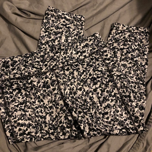 Under Armour Pants - Under armour Capri small